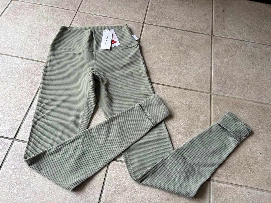 【新品未使用】SUKARA ベーシックリブトレンカレギンス　Mサイズ