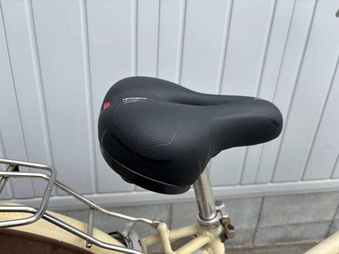 ブリヂストンSTILA 電動アシスト自転車 クリーム色 前カゴ付き