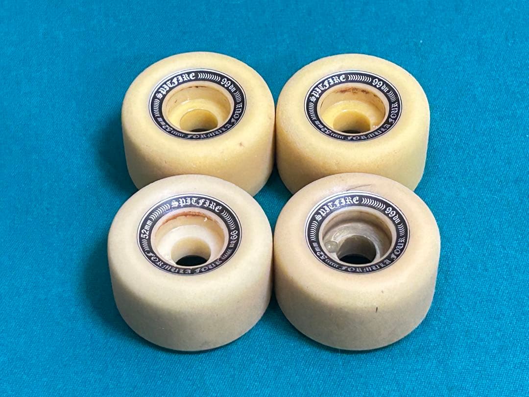 スピットファイア 52mm FORMULAFOUR 99D