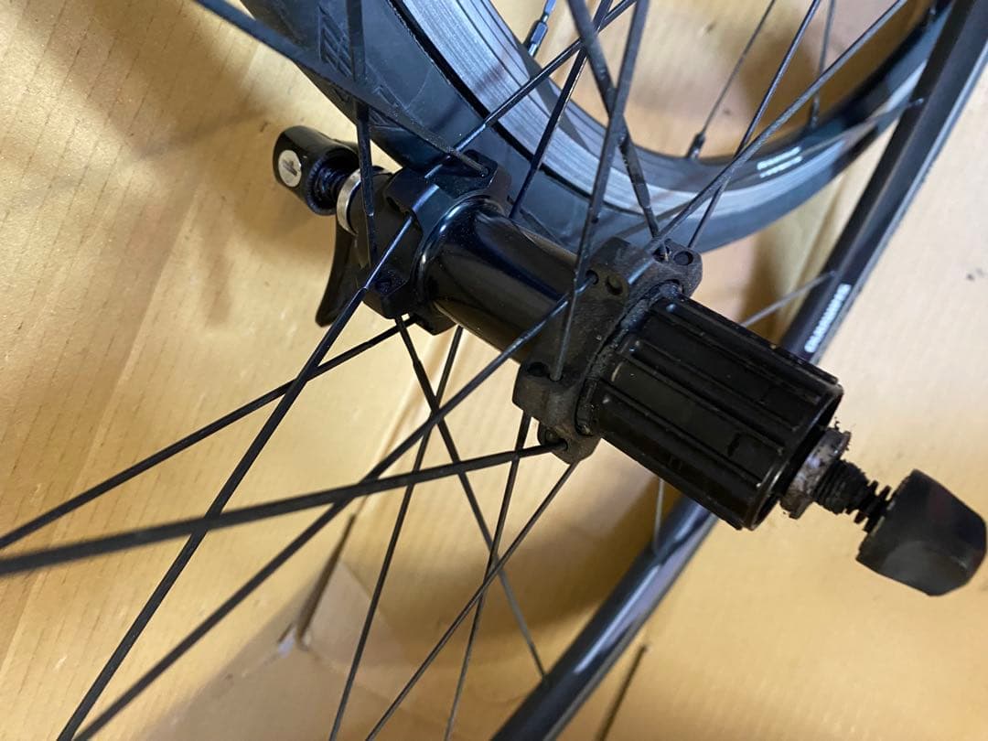 シマノ　WH-RS21 コンチネンタルGP4000