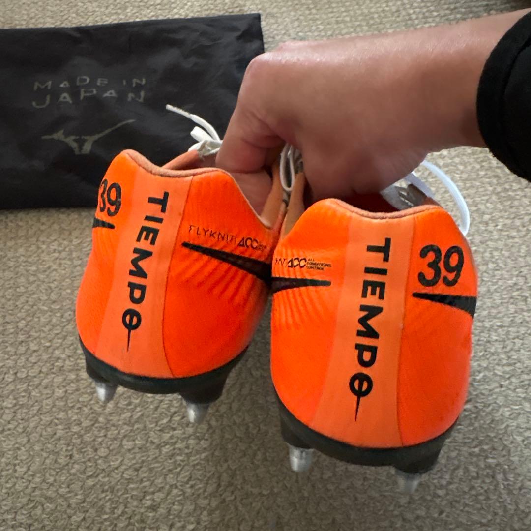 サッカースパイク　　ティエンポ7 27cm
