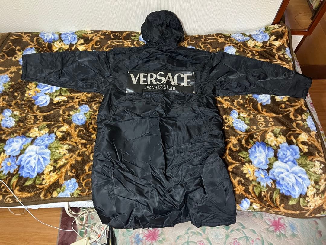 VERSACE JEANS COUTURE ブラックベンチコート