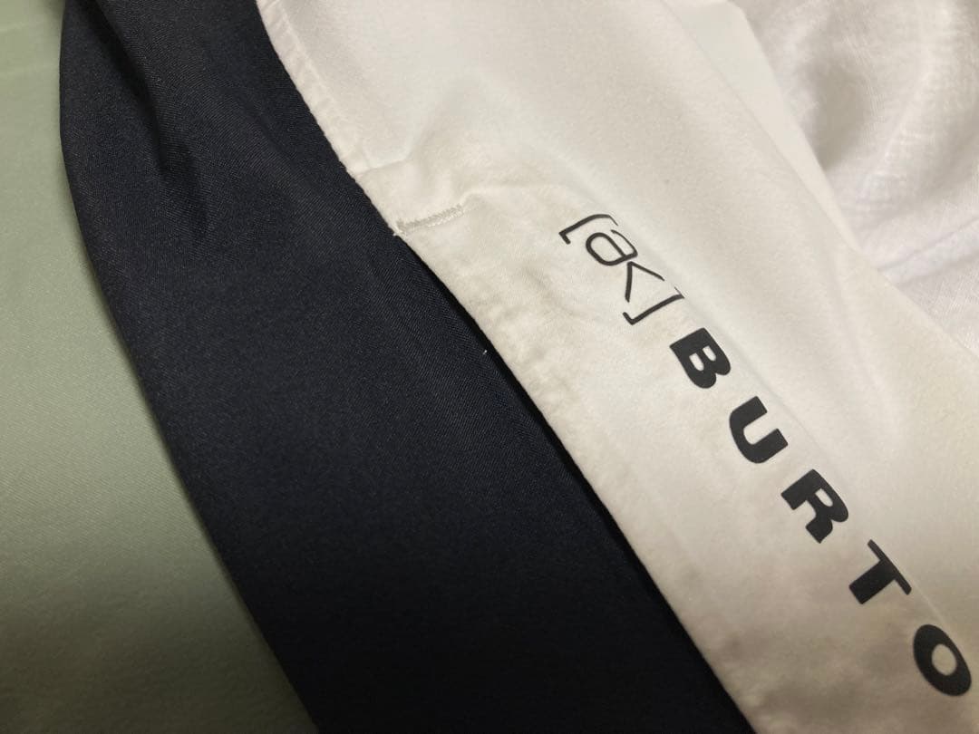 Burton [ak] 2023 スノーボードジャケット　レディース　Sサイズ