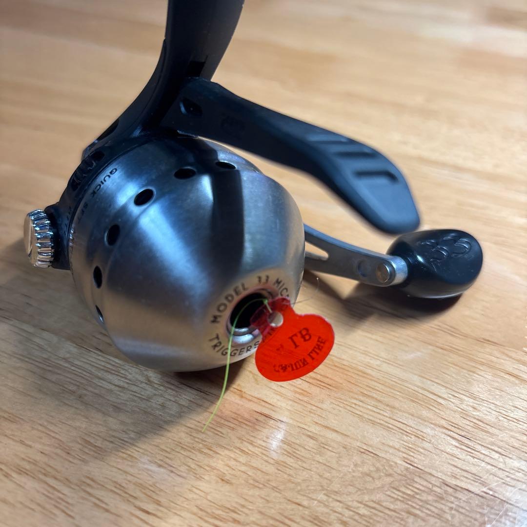 美品　ZEBCO33 マイクロトリガースピン　リール