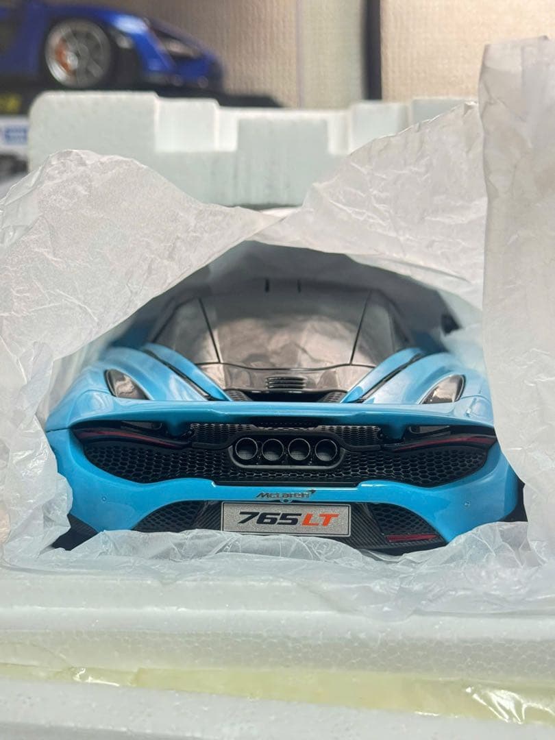 マクラーレン 765LT 1/18 スケールモデルミニカー