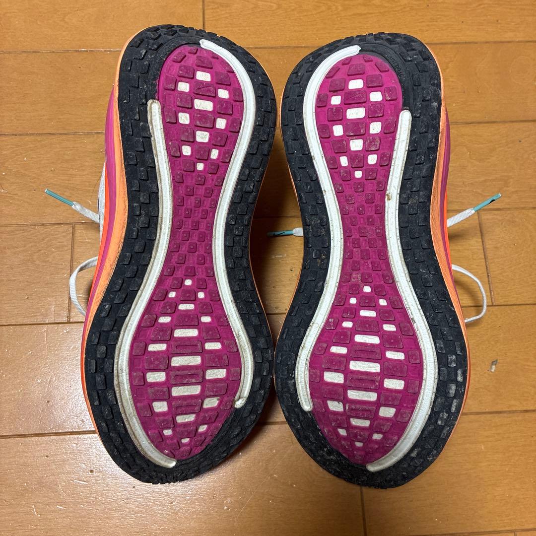 ナイキ ボメロ プラス W 25.5cm