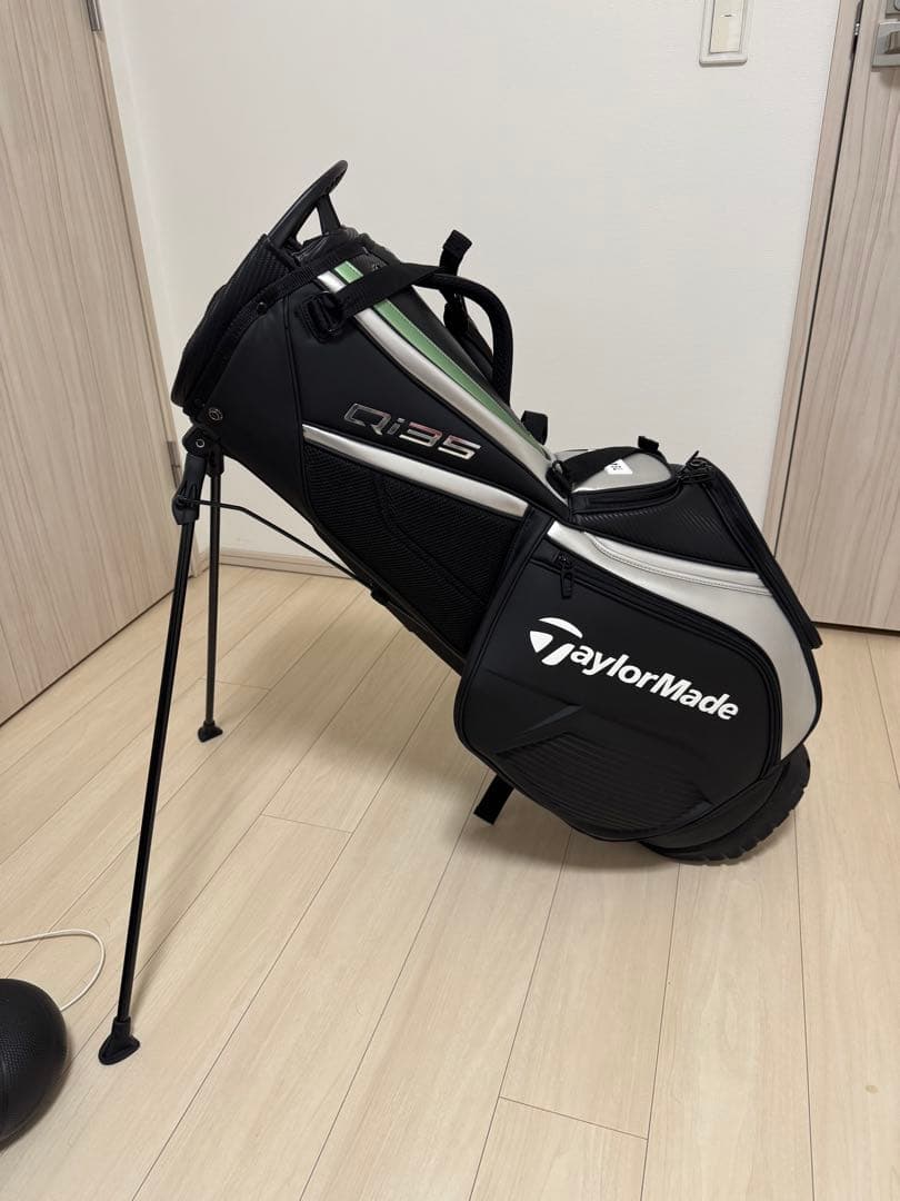 TaylorMade QI35キャディバッグ