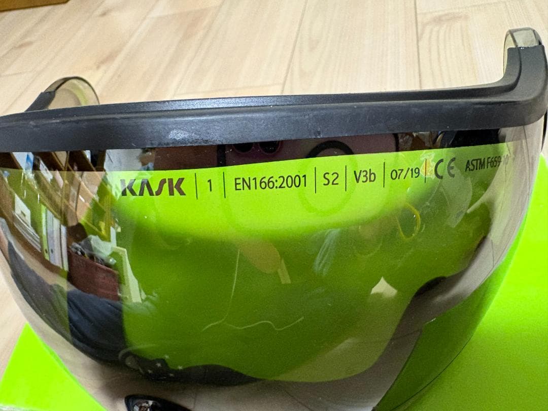 KASK カスク スキー ヘルメット　収納バッグ,スペアバイザー付きです