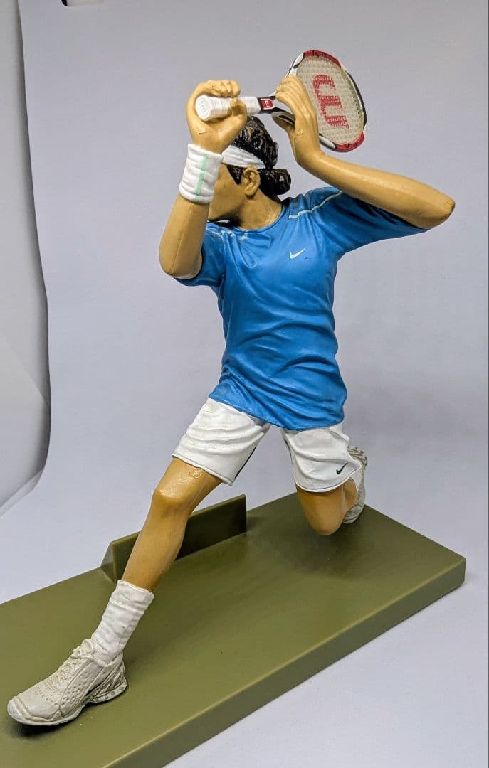 ロジャー・フェデラー 限定版フィギュアかなり貴重 　早いもの勝ち！
