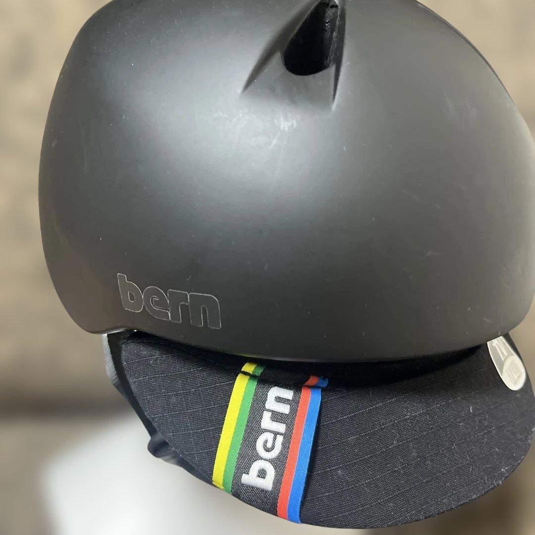 訳ありbernスケボーヘルメットおしゃれs-m51センチ〜54.5センチキッズ