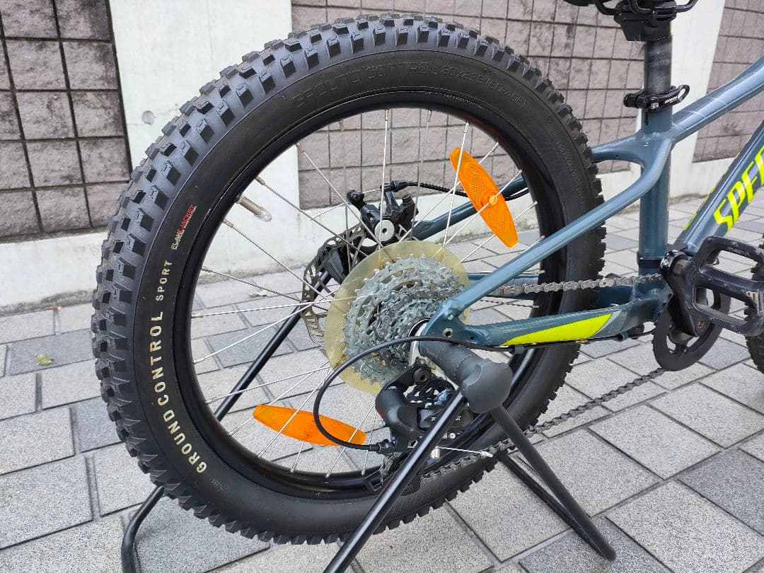 キッズMTB　スペシャライズド　リップ　ロック　20