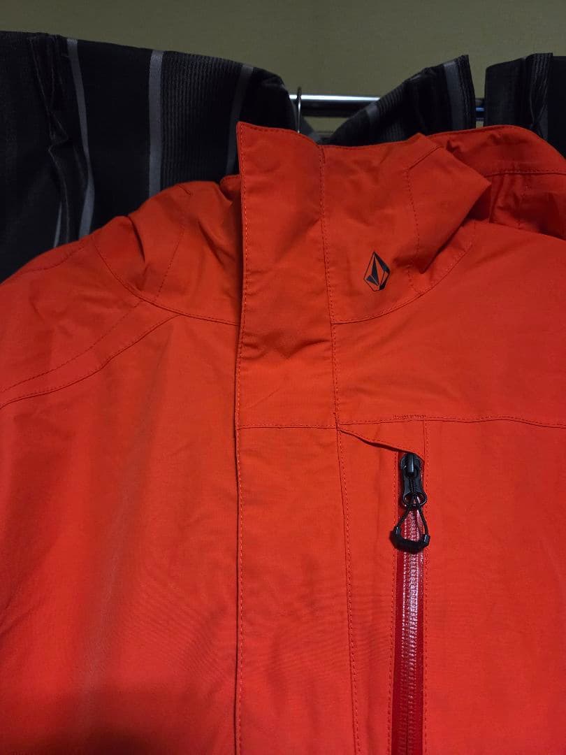 VOLCOM GORE-TEX レッド？オレンジ？　　US Lサイズ