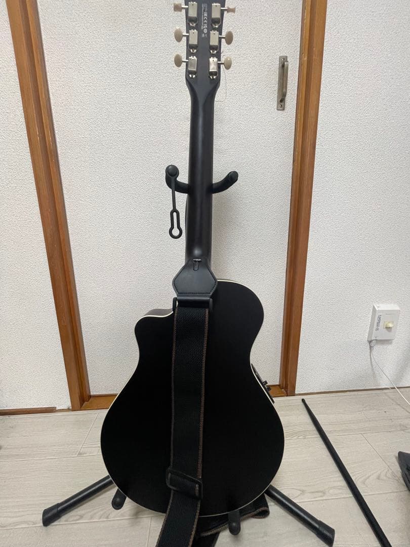 Yamahaエレクトリックアコースティックミニギター ギターケース付