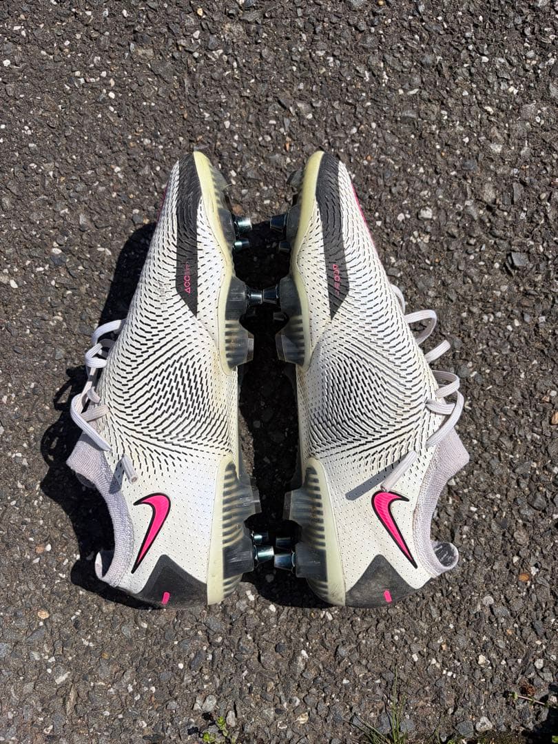 Nike Phantom サッカーシューズ ホワイト/ピンク
