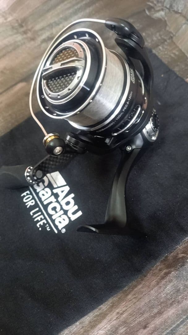 美品　アブガルシア　MGX2500S　スピニングリール
