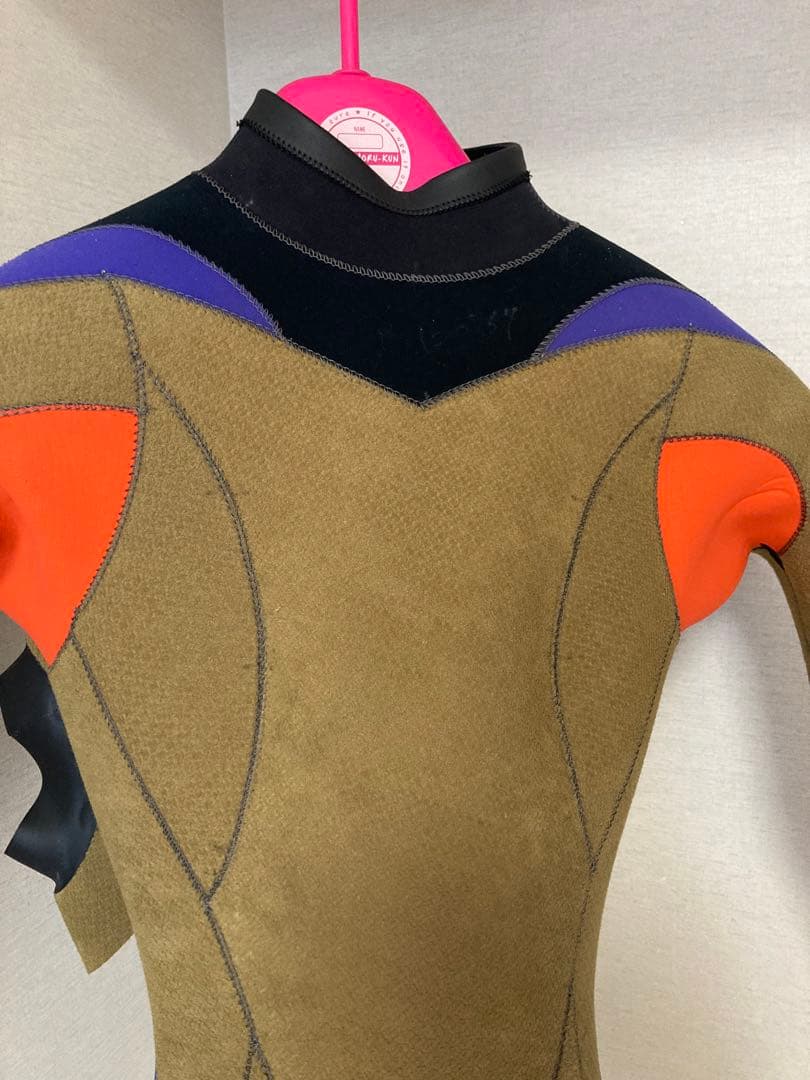 HOLLY ハリー　レディースセミドライウェットスーツ　グローブ、ブーツ付き