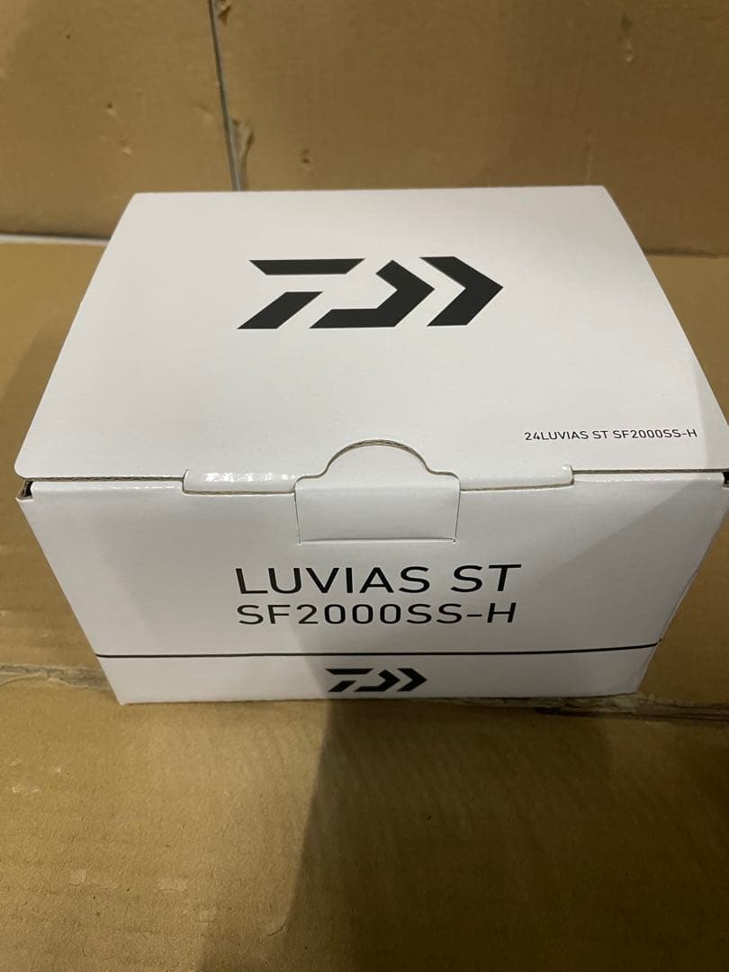 ダイワ　スピニングリール 24LUVIAS ST SF2000SS−H