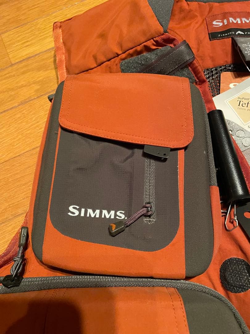 SIMMS フィッシングベスト S オレンジ　新品　サイズS