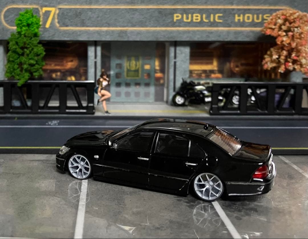 ミニカー 1/64 トヨタ　セルシオ 改造