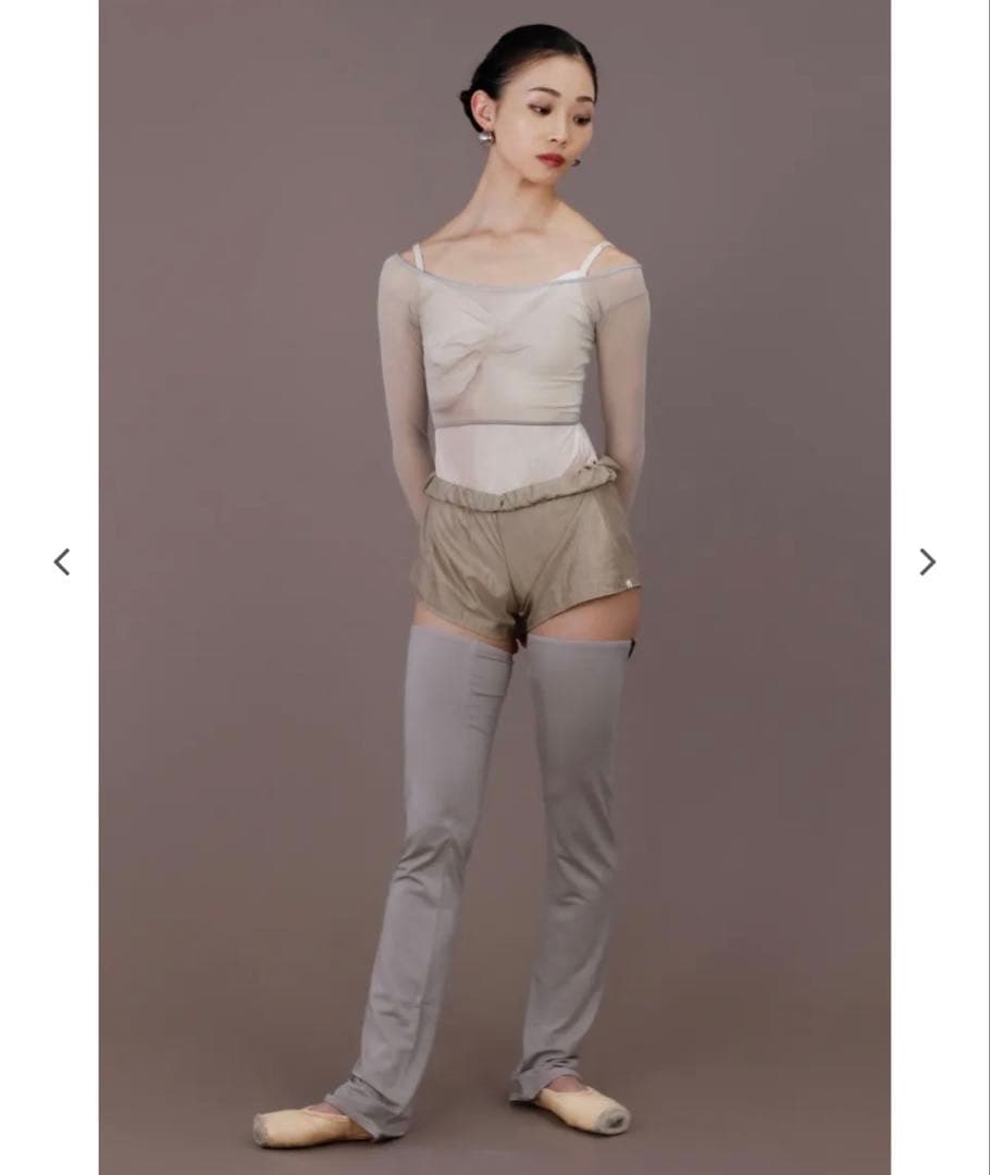 お得 新品 unoa ウノア ショートパンツ M ベージュ バレエ サウナパンツ