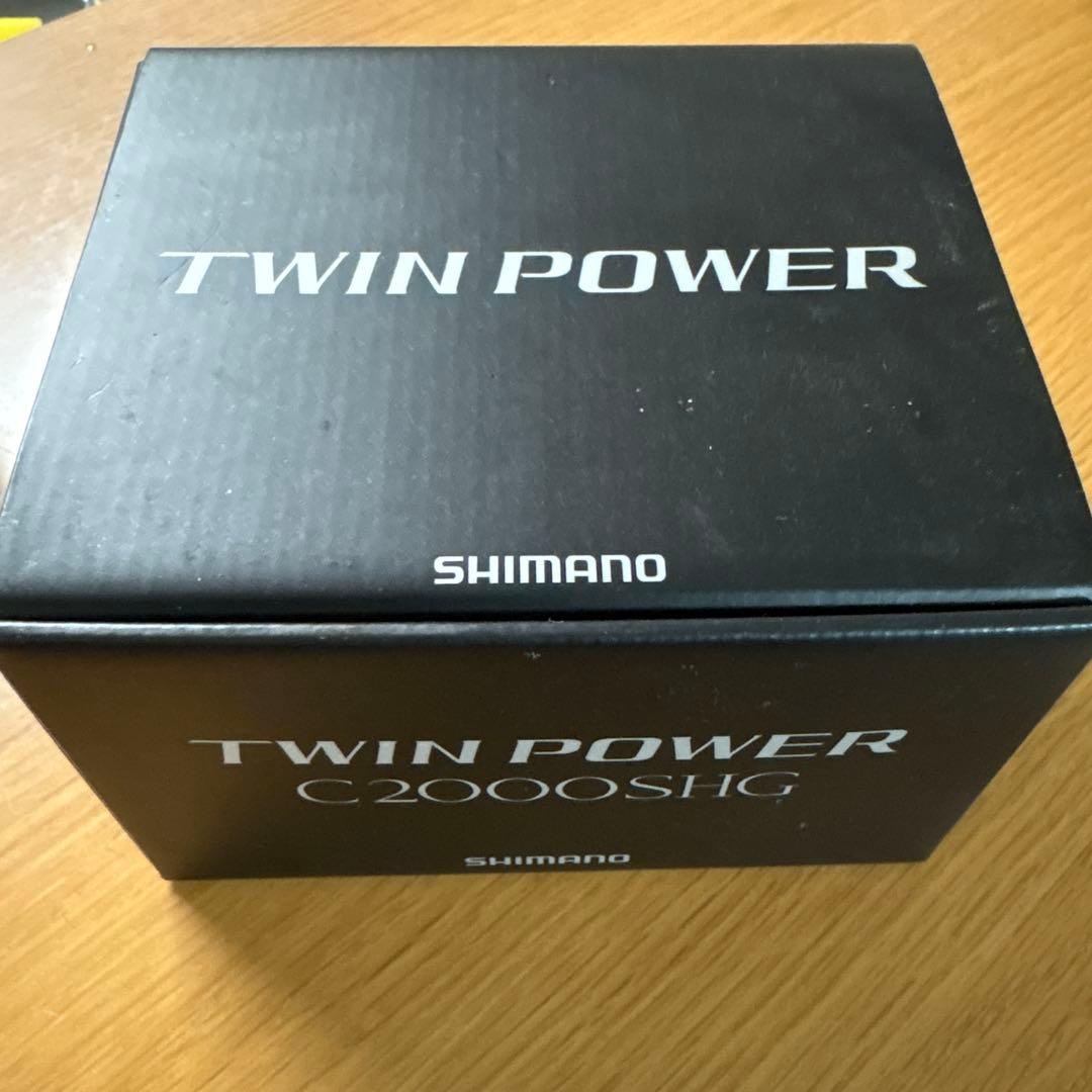 SHIMANO 20ツインパワー2000shg