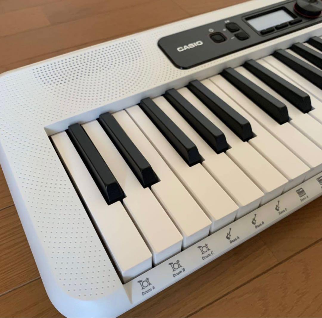 美品 CASIO CT-S200WE カシオ 61鍵盤 電子ピアノ ケース付