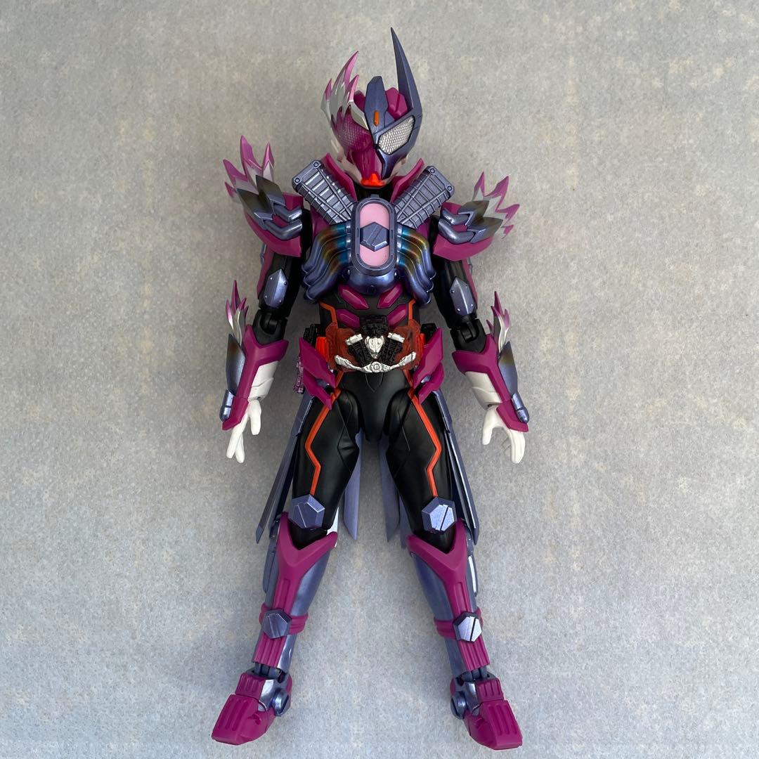 は*ゅ様 S.H.Figuartsフィギュアーツ 仮面ライダーヴァルバラド