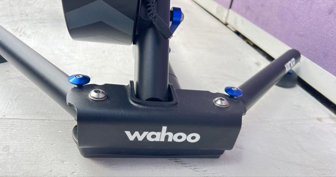 Wahoo KICKR SNAP 屋内バイクトレーナーPANTHER Zeus