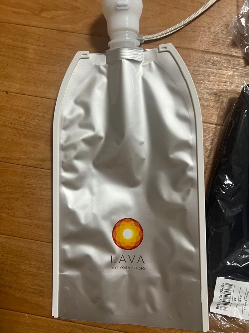 新品未使用】LAVA ヨガウェア　Mサイズ上下、ヨガマット、水素水ボトルセット