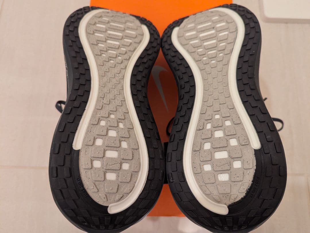 【新品】Nike ボメロプラス　27cm