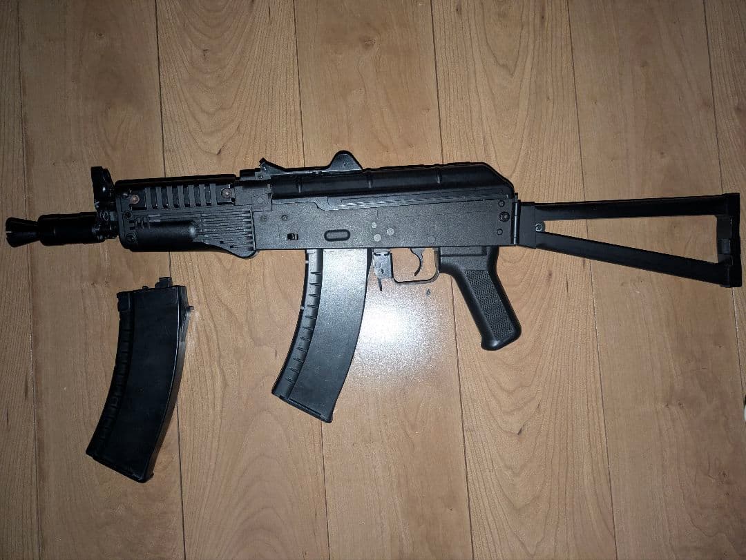 10禁 東京マルイ　AK74U 電動ガンライトプロシリーズ＋マガジン1本付き