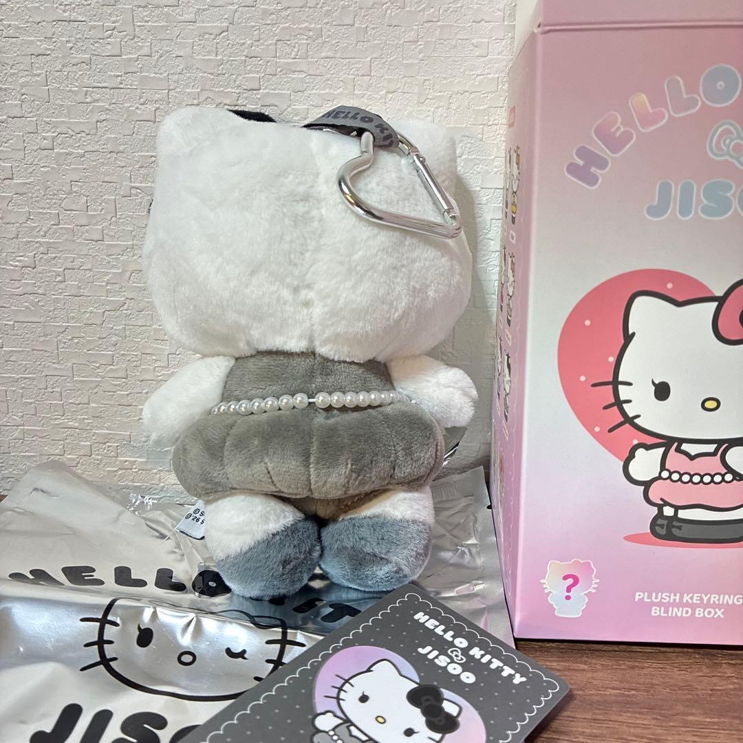 韓国限定 HELLO KITTY × JISOO PLUSH キーリング グレー