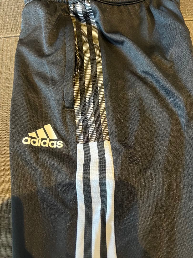 adidas アディダス　ジャージ上下　TIRO21 ブラック　メンズMサイズ