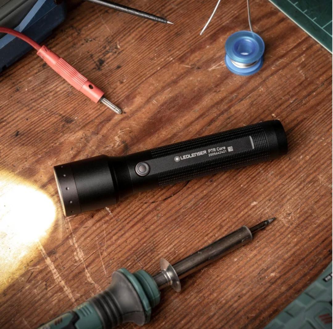 【 新品 別売り専用ケースセット 】 LEDLENSER P7R CORE