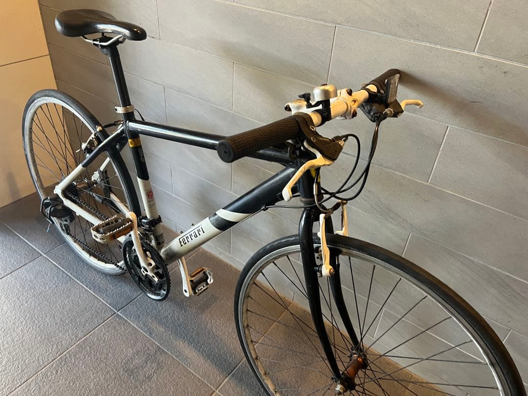 【東京近郊受渡希望】クロスバイク　フェラーリ　軽量車体　即乗可能