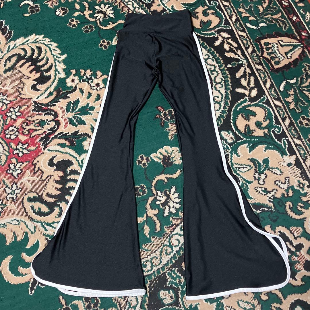 アディダスオリジナルス　フレア レギンス　ブラック　パンツ　ジャージ