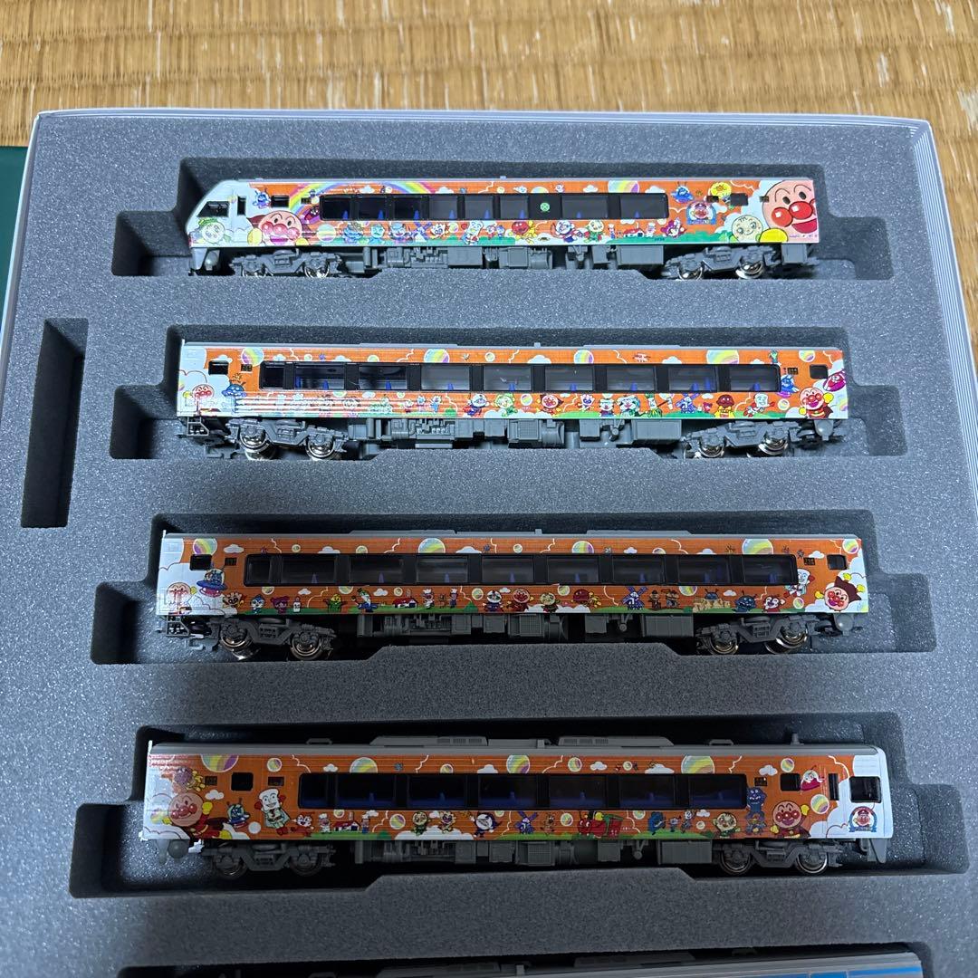 四国2000系アンパンマン列車　nゲージ　➕1両