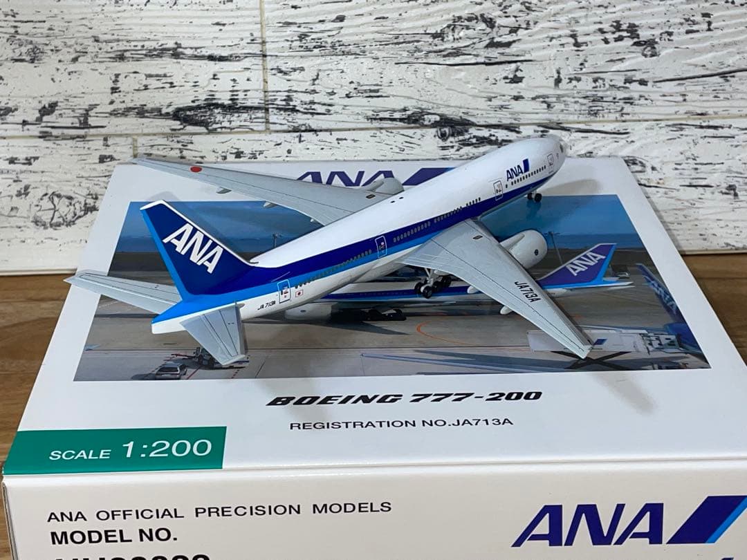 [新品]全日空商事 1/200 B777-200 JA713A 完成品モデル