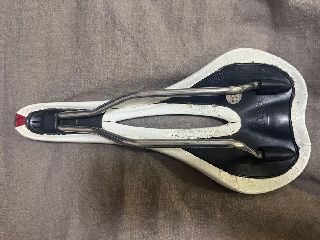 selle Italia　SLR GEL FLOW Team Edition