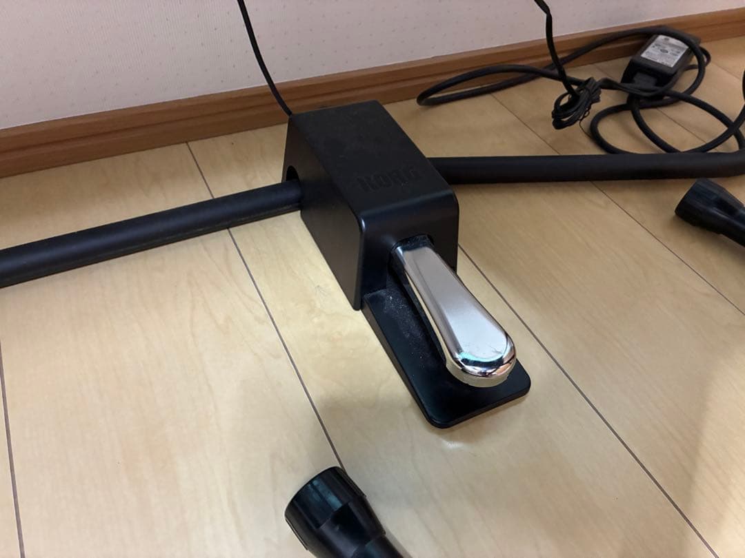 KORG SP-250、椅子、ペダル