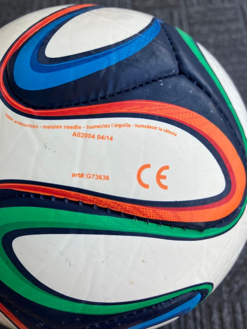 adidas brazuca ミニレプリカ ボール 2014