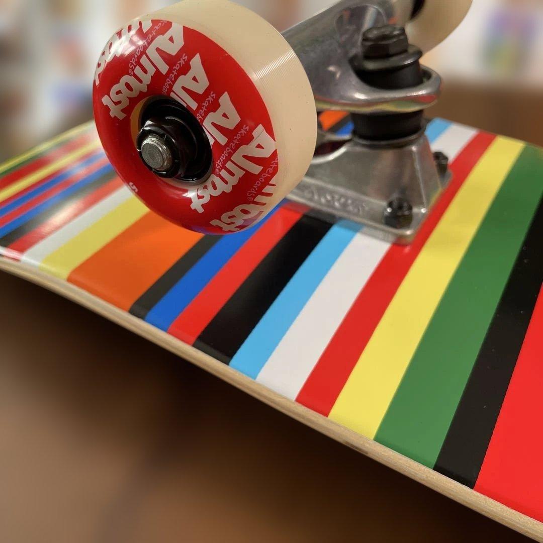 新品　Almost ストライプデザイン スケートボード