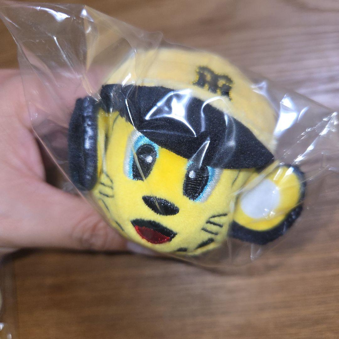 し*ん様 新品未開封　トラッキー　キー太　パッチン　リストバンド　阪神タイガース