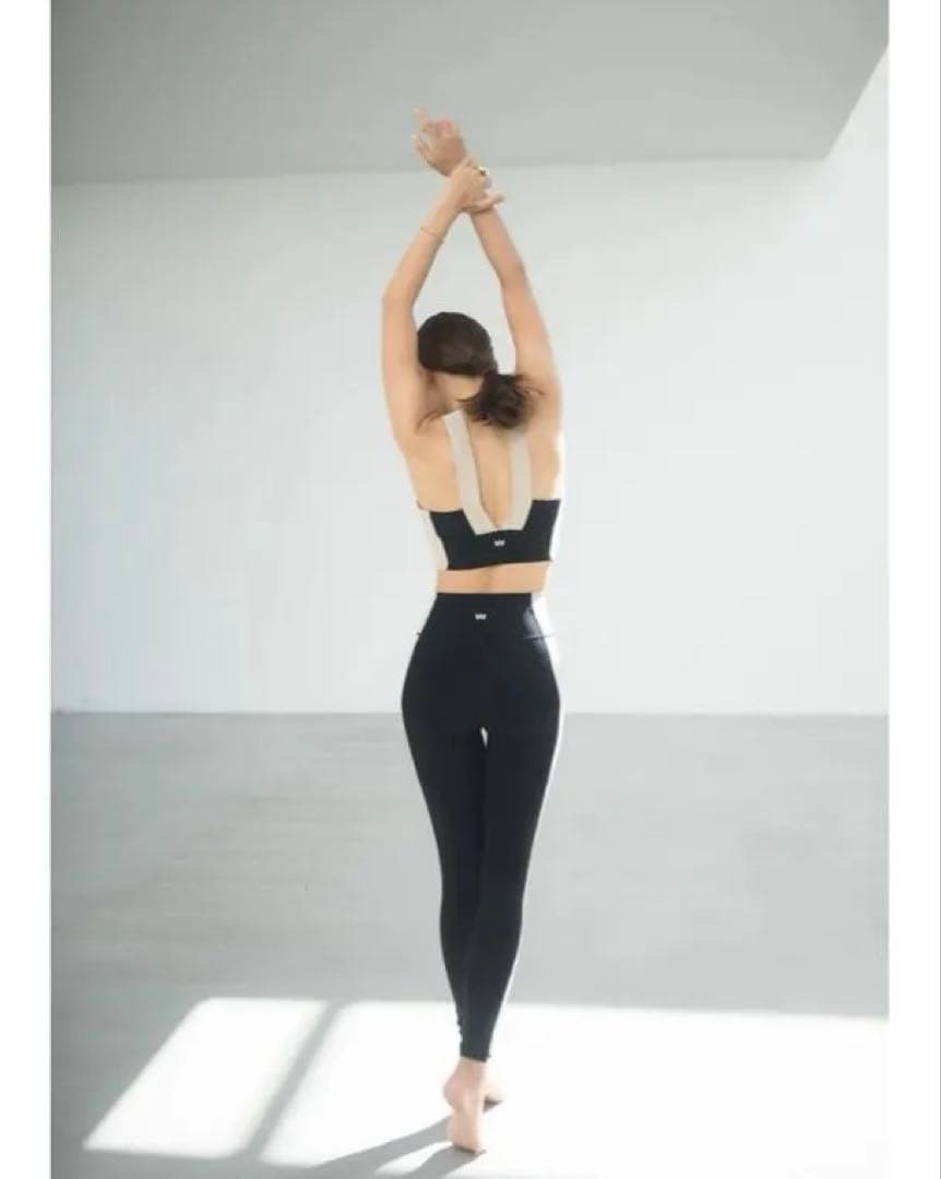 WERTHY COMBINATION YOGA TOP ブラック×ベージュ　S