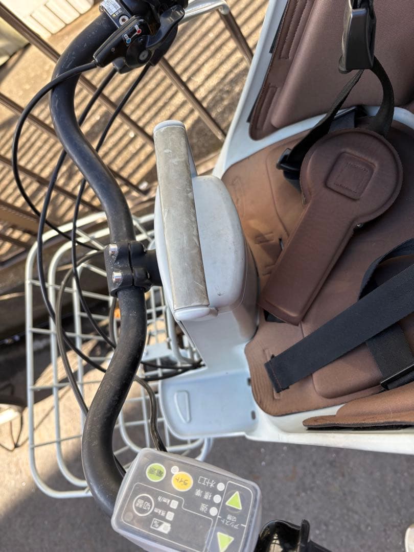 電動アシスト自転車 チャイルドシート付き　bikke 引き取りのみ