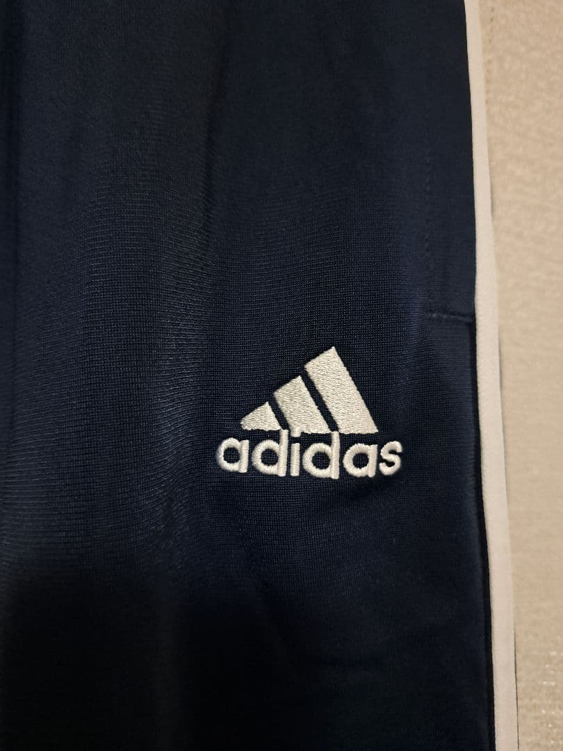 新品タグ付き！adidas ジャージ上下セット ネイビー タグ付き