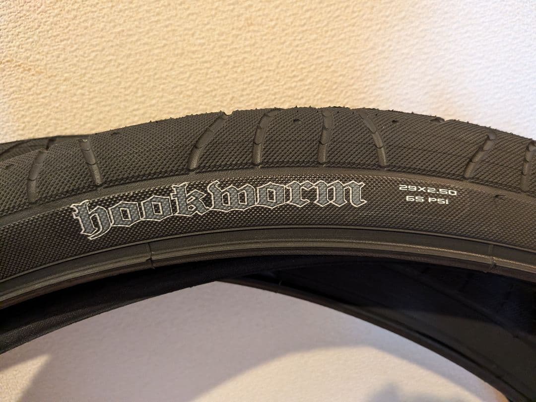 マキシス フックワーム ワイヤードタイヤ 29x2.50インチ　　2本セット