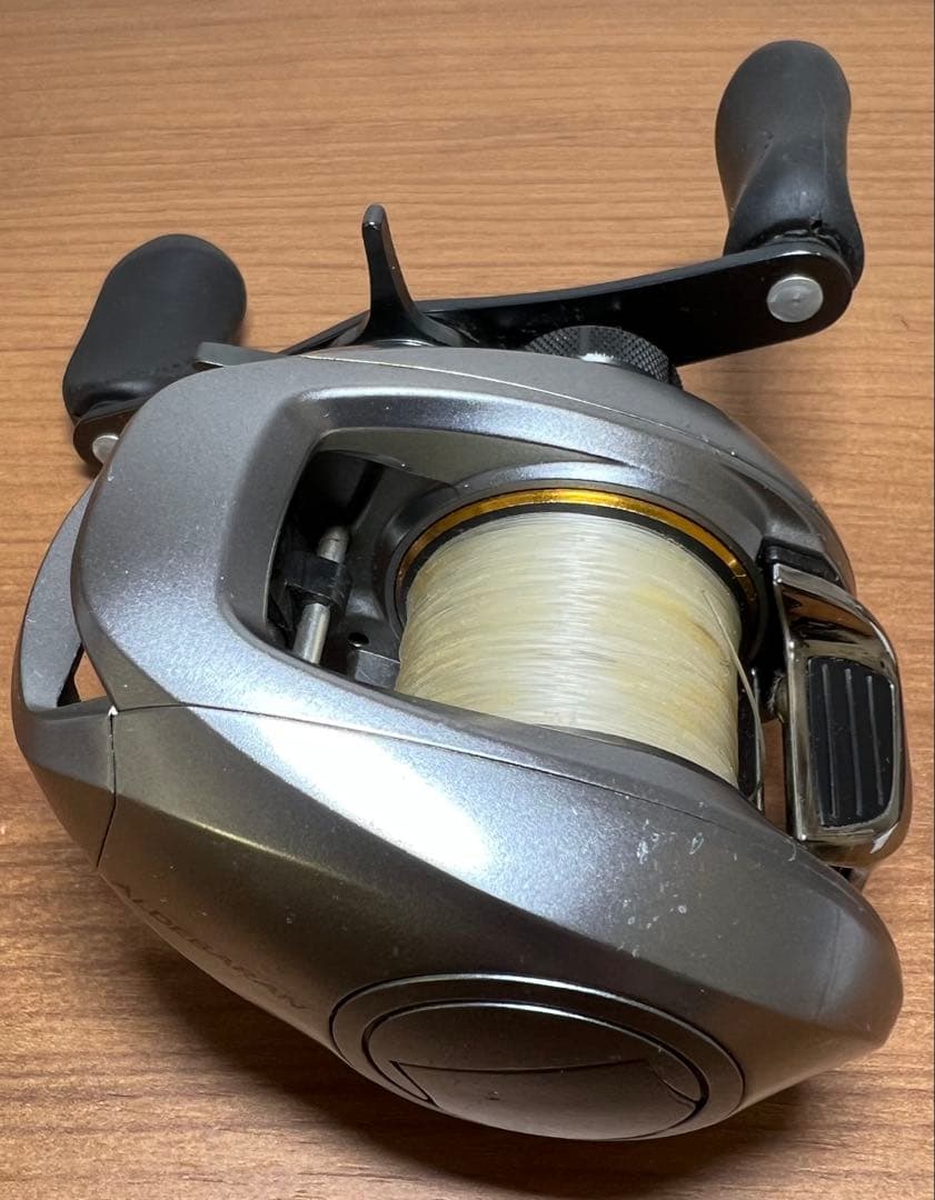 シマノ アルデバラン MG7 右　リールカバー付