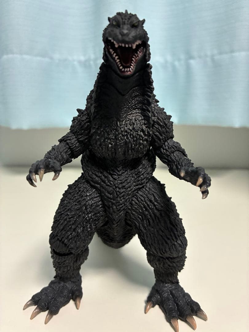 【新品同様】S.H.MonsterArts ゴジラ2002 再々販版