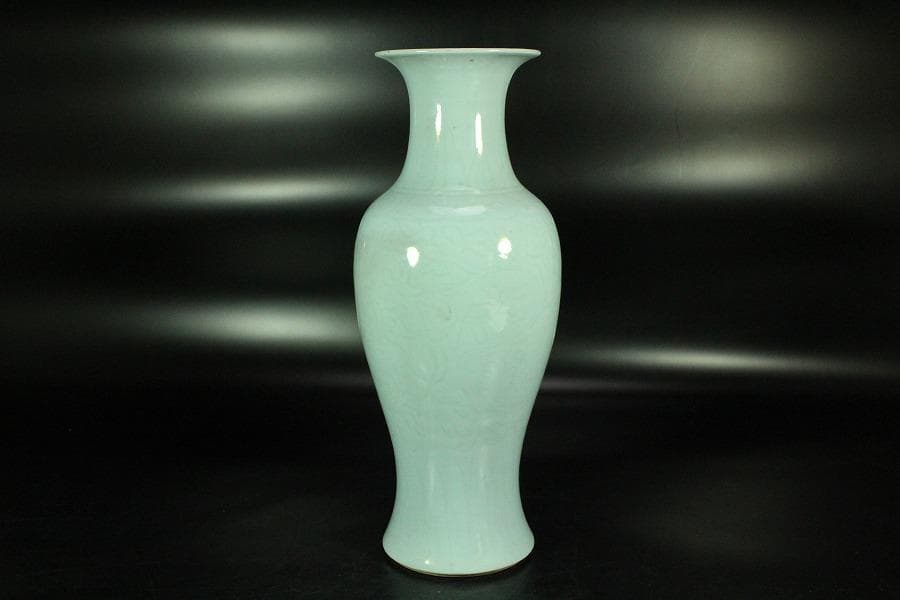 中国美術 青釉 刻模様 瓶 高35cm(K-YC602)